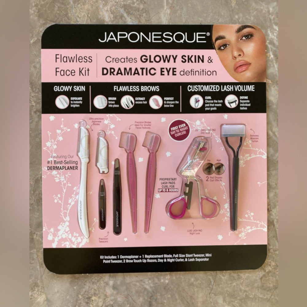 Japonesque Flawless Face Kit. NEW IN BOX.